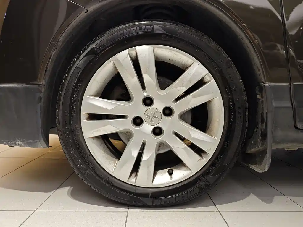 Peugeot 3008 2015 2.0L AT