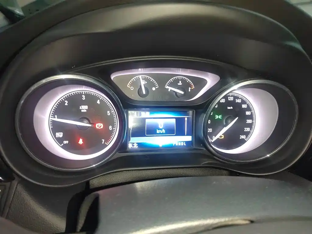Buick Envision Plus — миниатюра 12