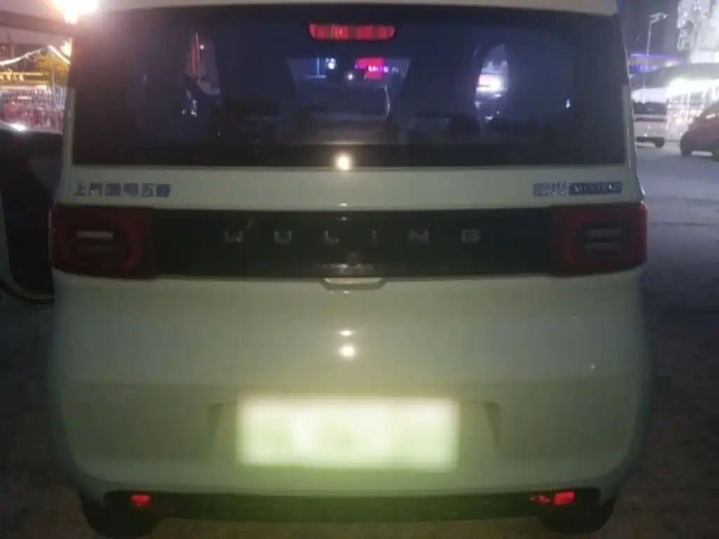 Wuling MINIEV — миниатюра 6