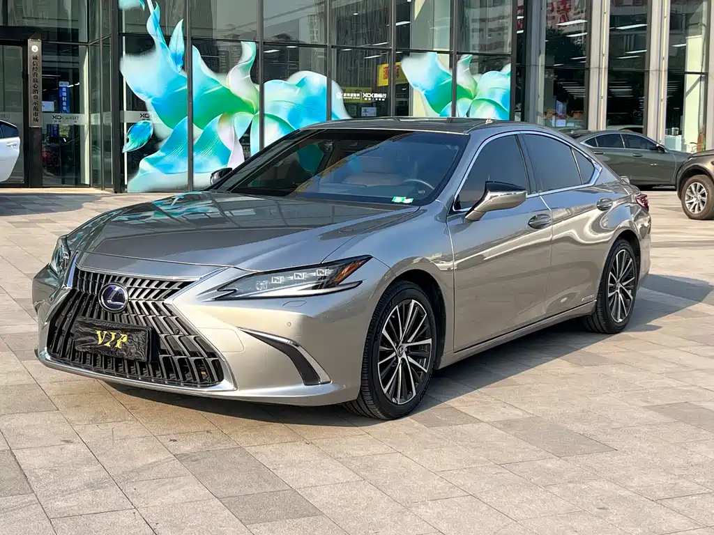 Lexus ES 2022