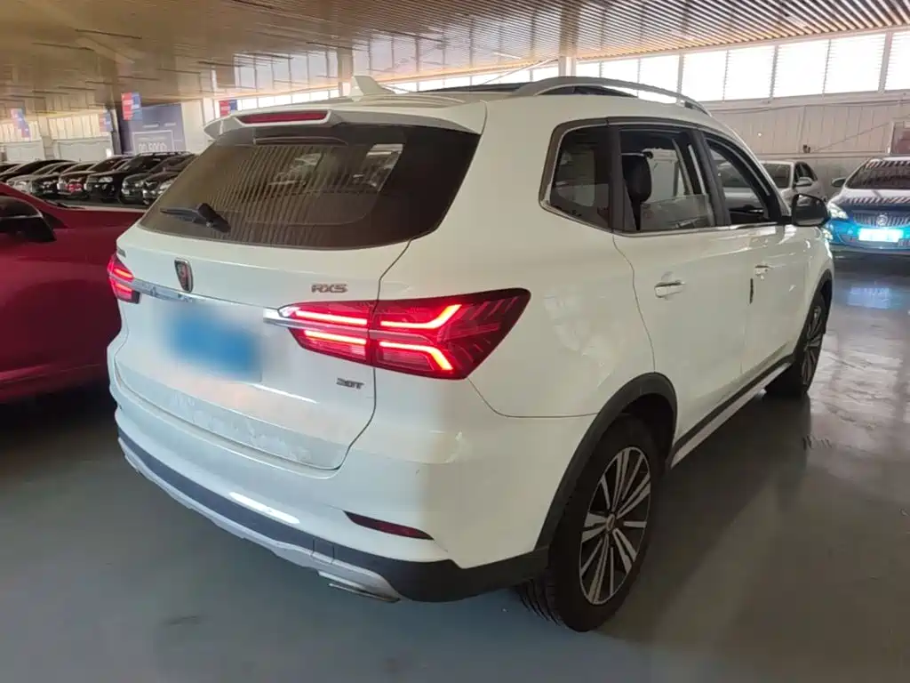 Roewe RX5 — миниатюра 7