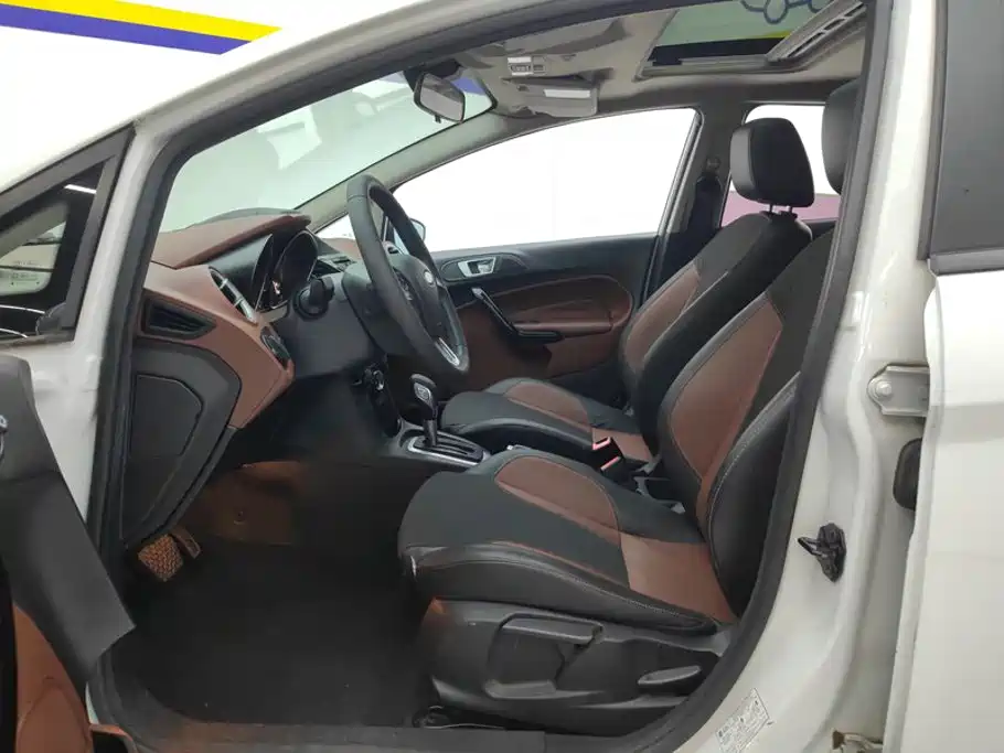 Ford Fiesta — миниатюра 9