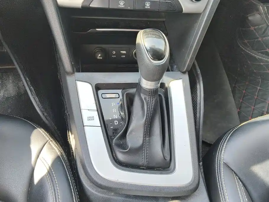 Hyundai Elantra — миниатюра 16