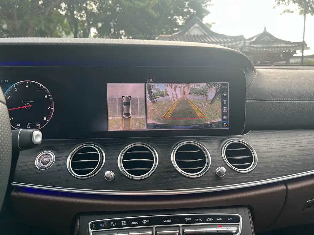 Mercedes-Benz E-Class — миниатюра 10