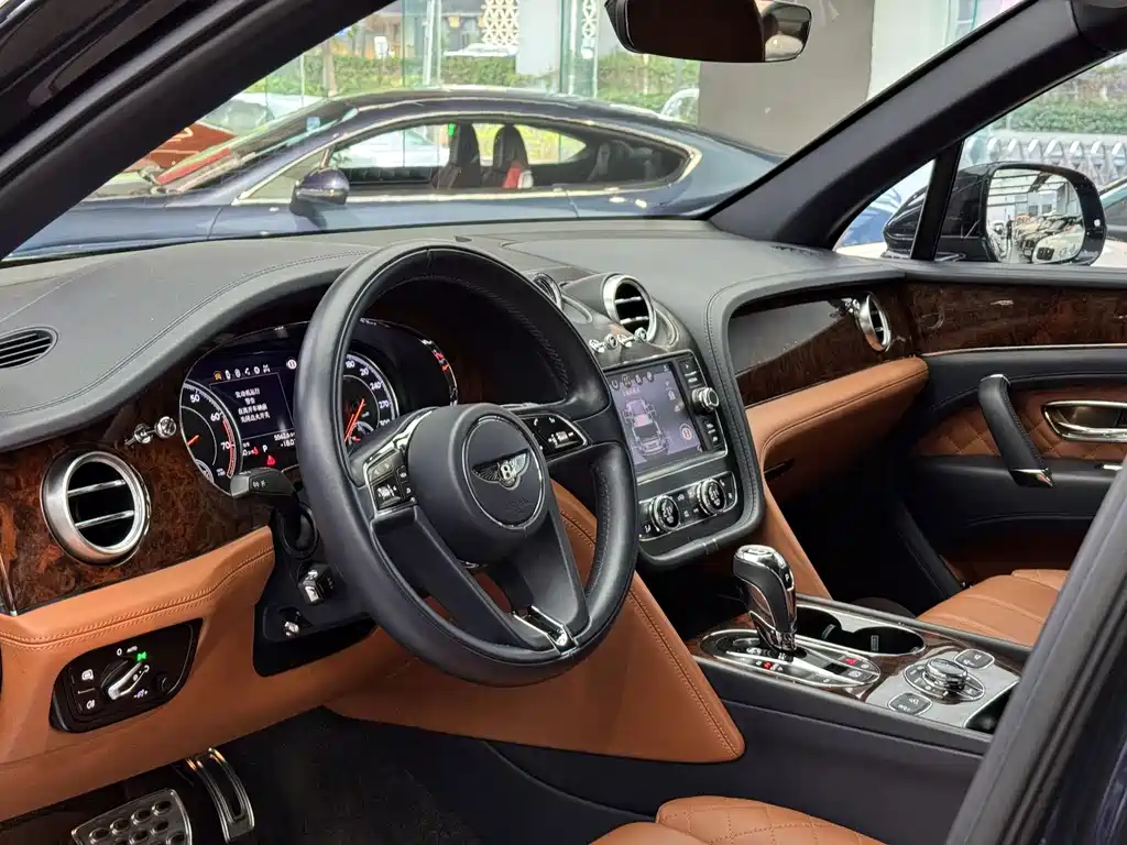 Bentley Bentayga 2016 6.0T Standard