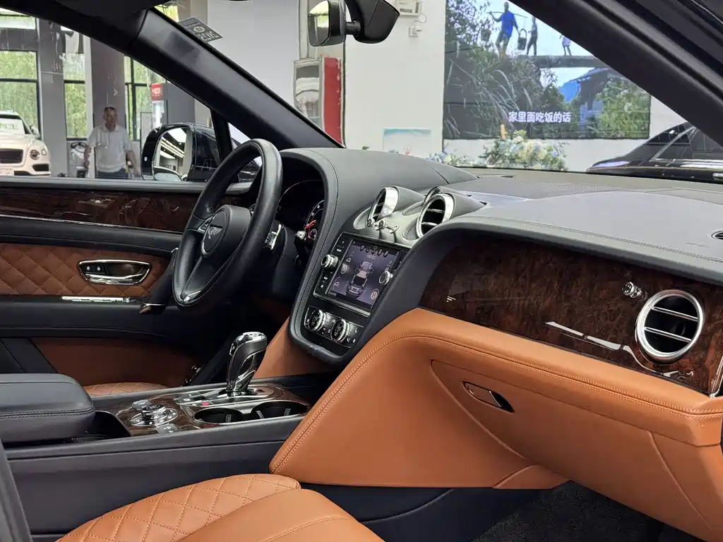 Bentley Bentayga 2016 6.0T Standard