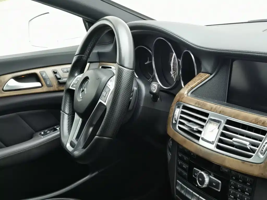 Mercedes-Benz CLS — миниатюра 22