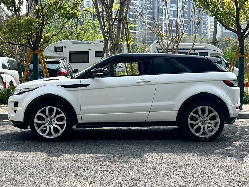 Land Rover Range Rover Evoque 2013 2.0T 3