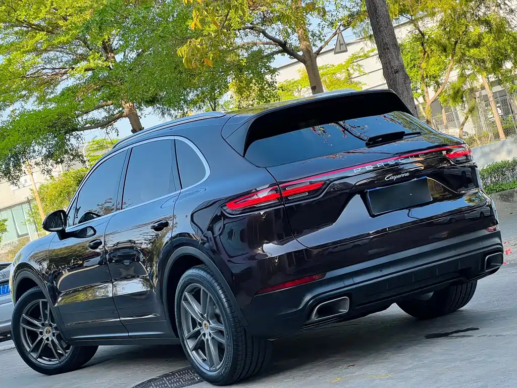 Porsche Cayenne — миниатюра 8
