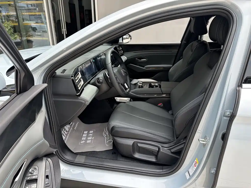 BYD Qin L L 2025 DM-i Smart Drive 80KM Lead