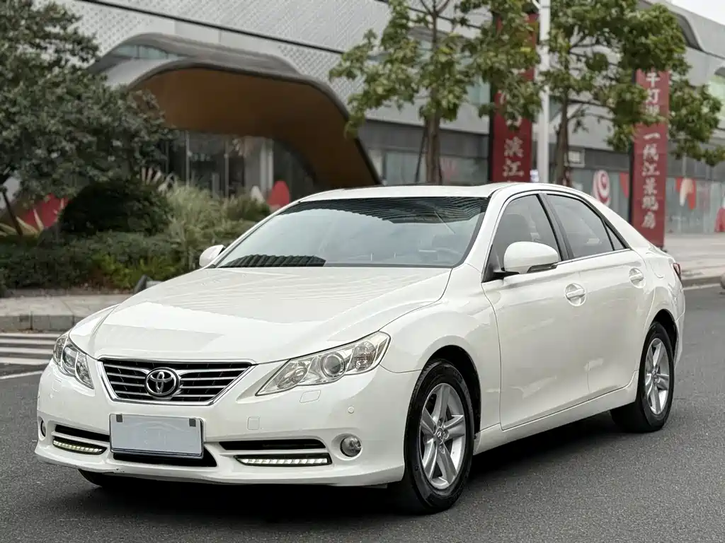 Toyota Reiz 2013