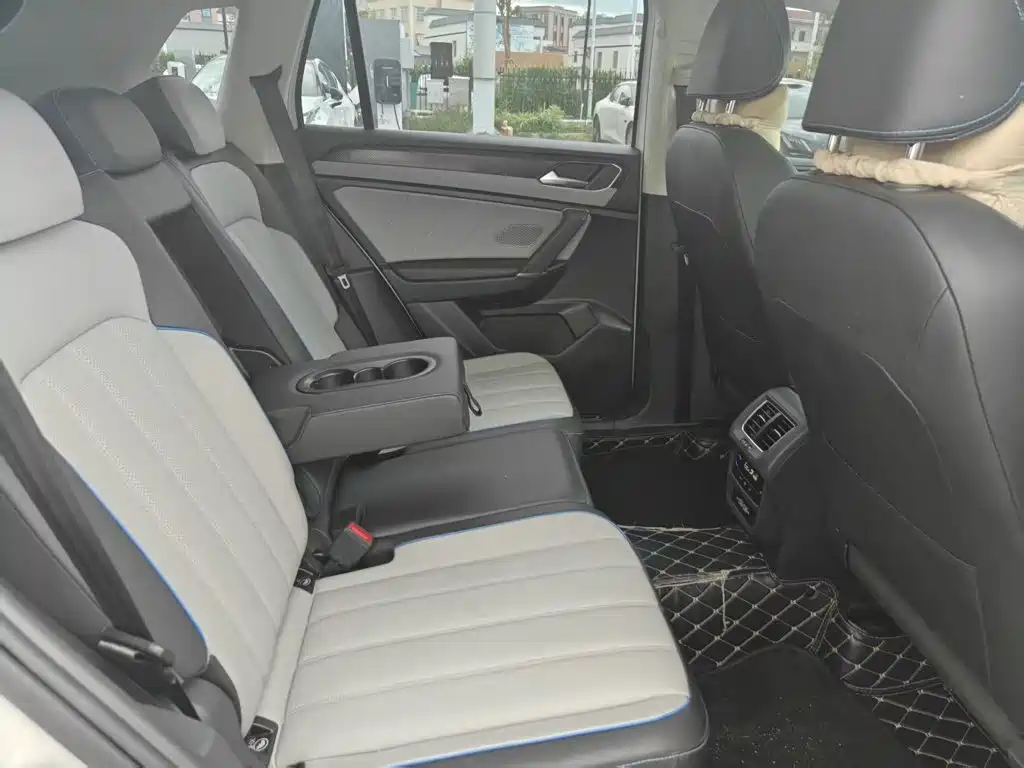 Volkswagen 探岳 GTE — миниатюра 18