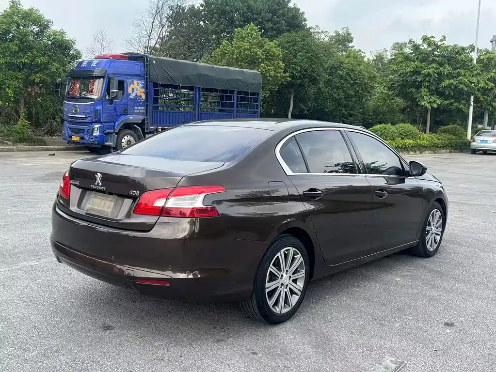 Peugeot 408 — миниатюра 7