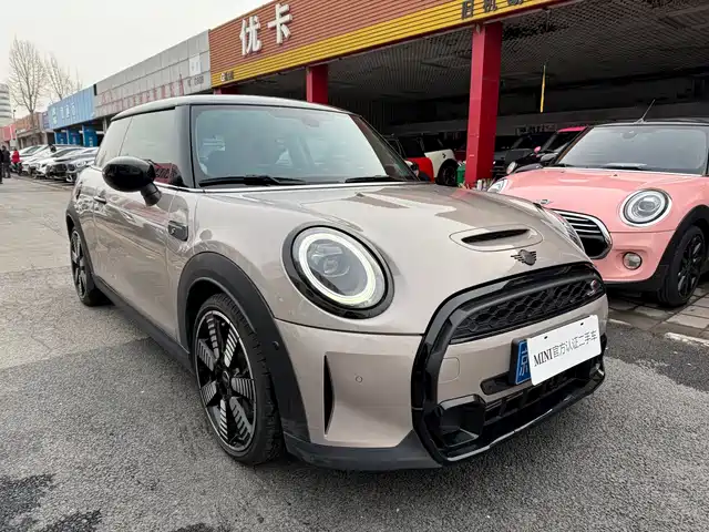 MINI  2022