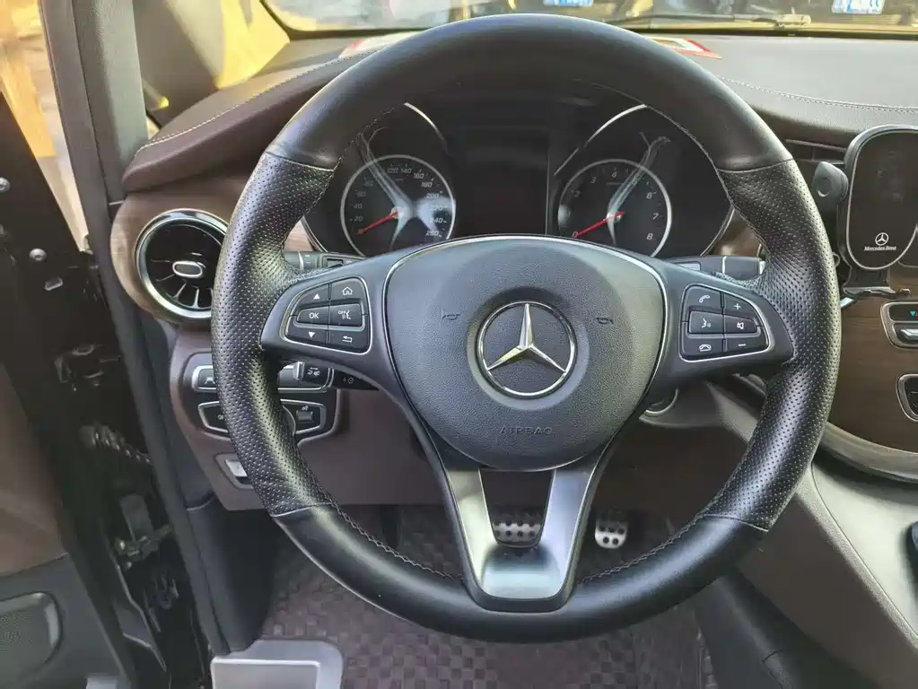 MERCEDES-BENZ V CLASS