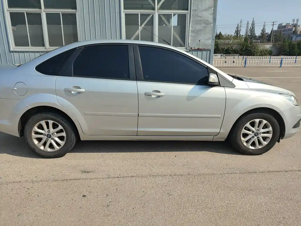 Ford Focus — миниатюра 4