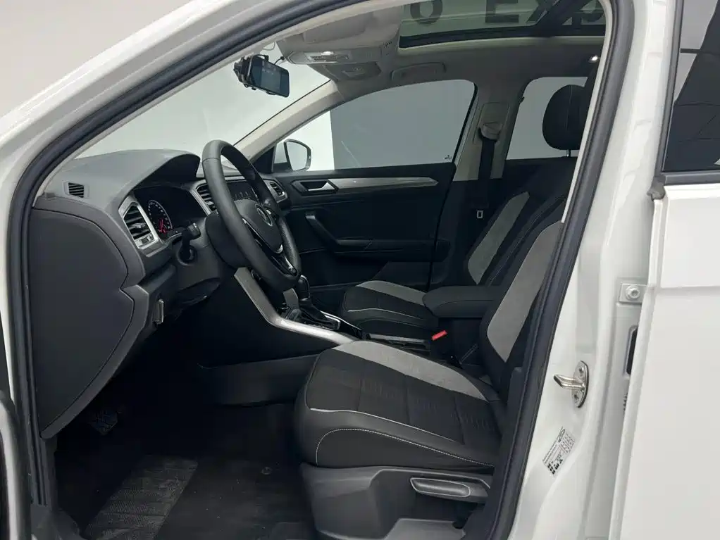 Volkswagen T-Roc — миниатюра 13