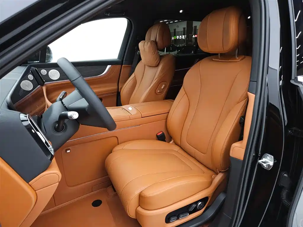 AITO ASK THE WORLD M9