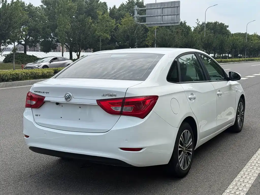 Buick Excelle — миниатюра 7