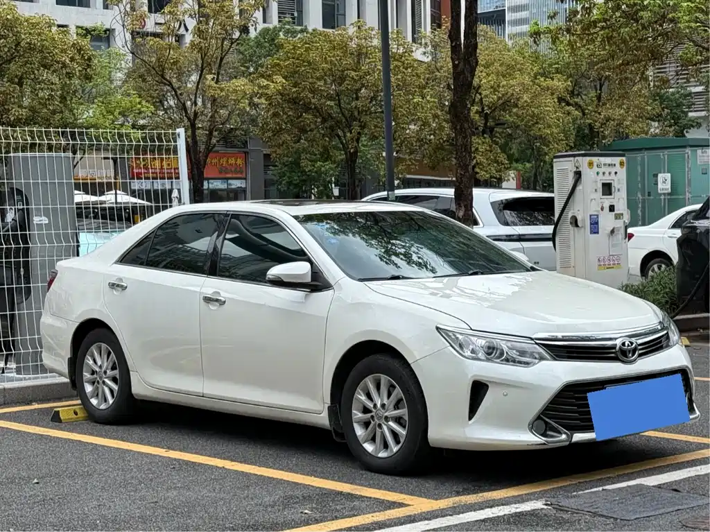 Toyota Camry 2016 2.0G Lead