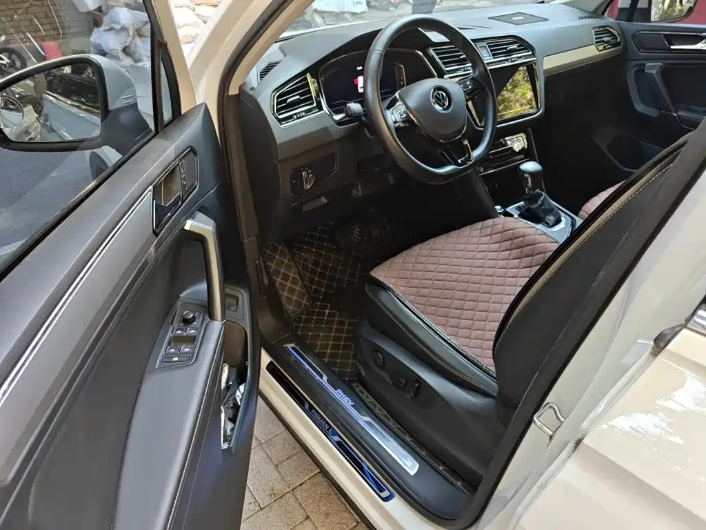 Volkswagen Tiguan L PHEV — миниатюра 17