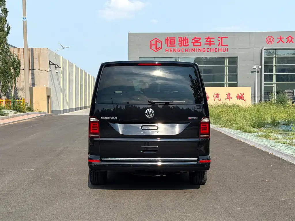 Volkswagen Multivan — миниатюра 5