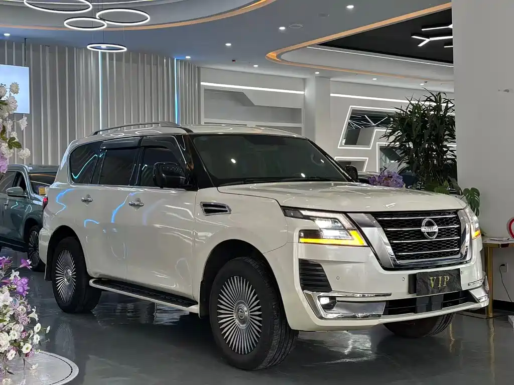 NISSAN TOURE