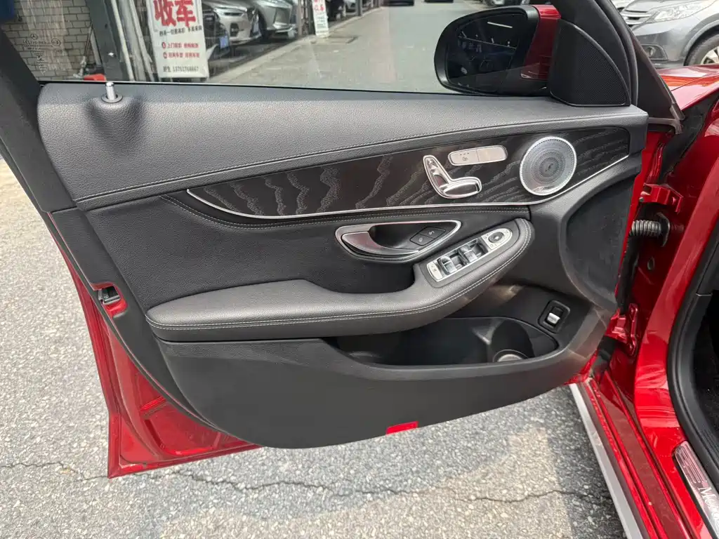Mercedes-Benz C-Class — миниатюра 14