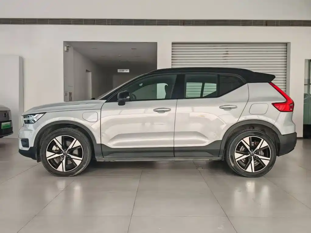 Volvo XC40 NEV — миниатюра 5