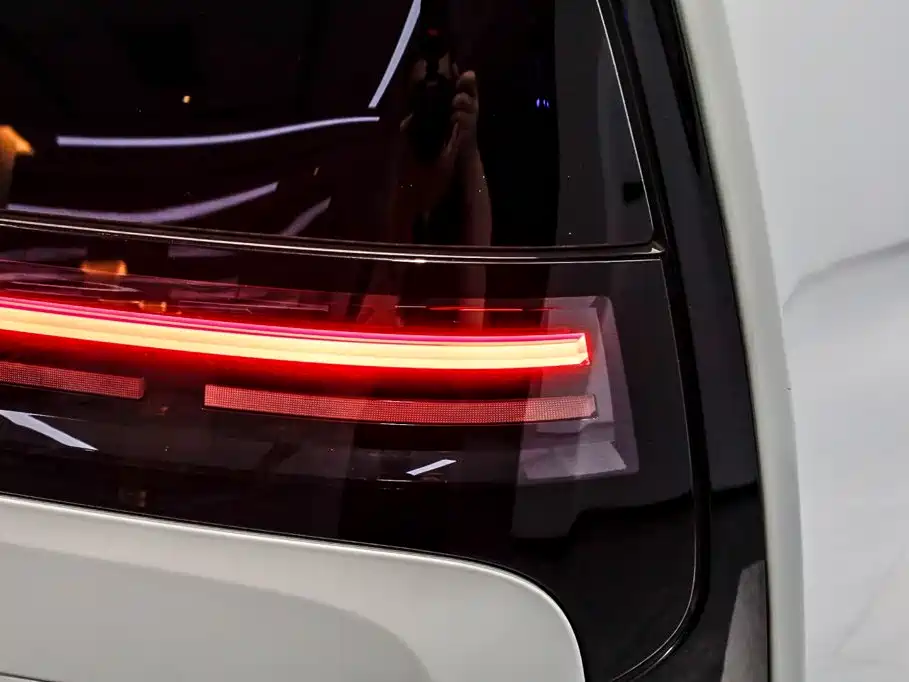 Li Auto Li MEGA — миниатюра 28