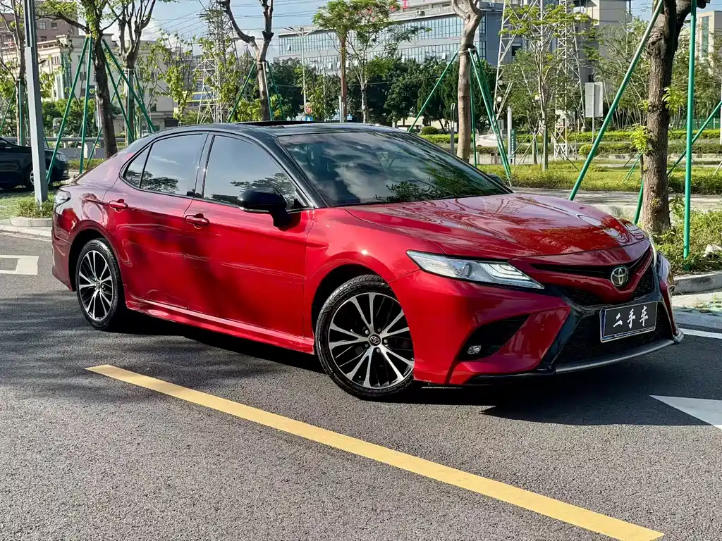 TOYOTA CAMRY