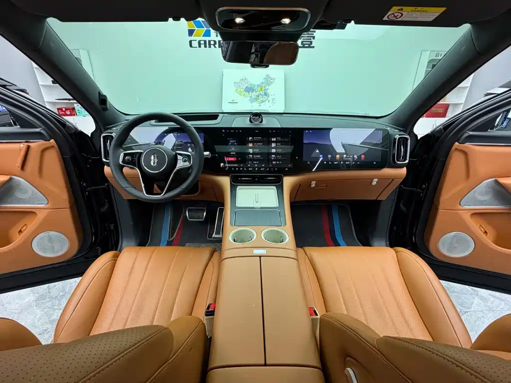 Aito M8 2025 Max+ 53.4kWh 5 мест (192 ）
