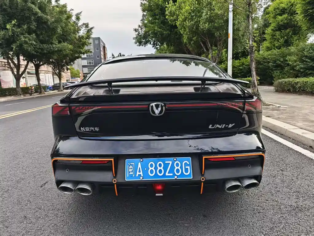 CHANGAN UNI V
