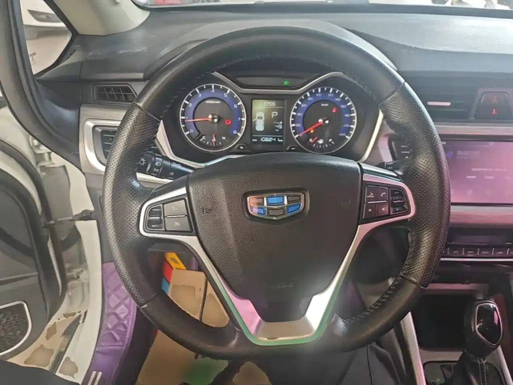 Geely Vision X3 — миниатюра 11