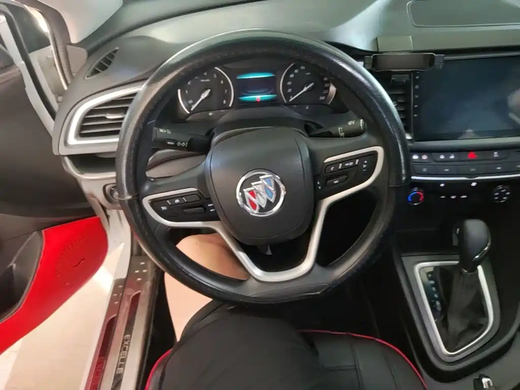 Buick Excelle — миниатюра 11