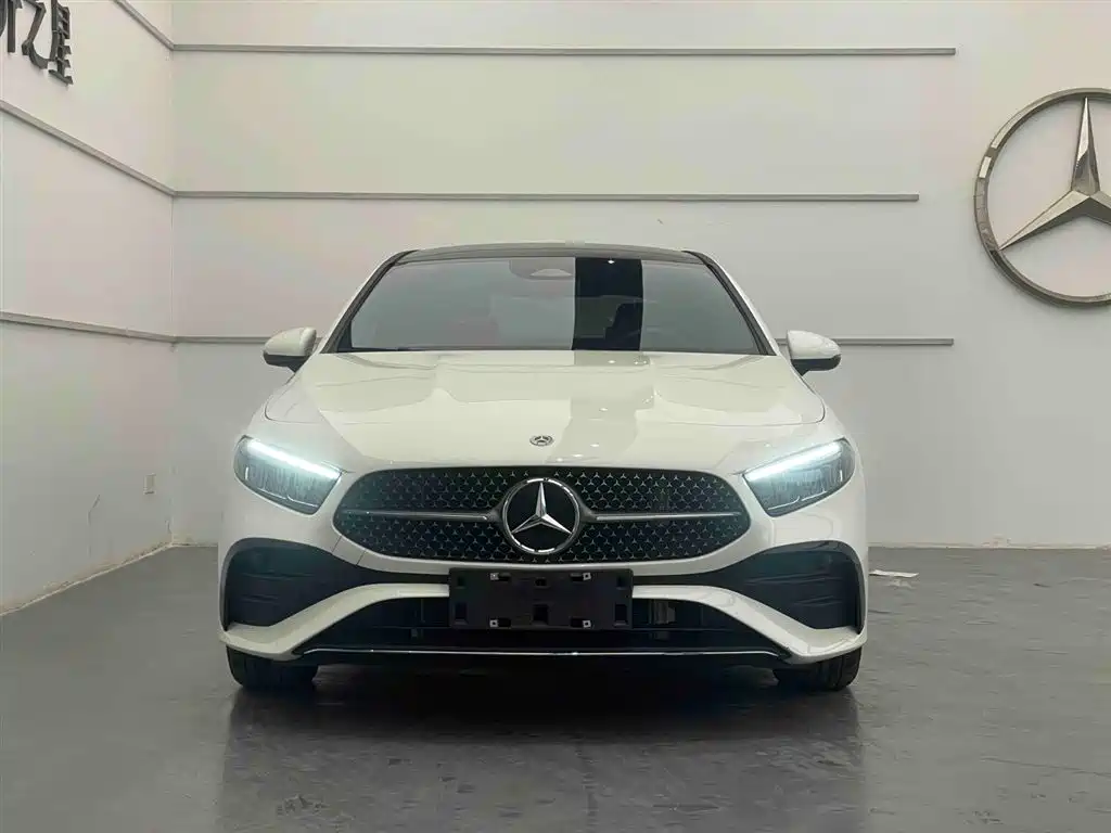 Mercedes-Benz A-Class A 2024 A 200 L Fashion