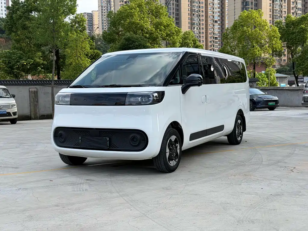 大拿M1 2025款 改款 M1 长轴低顶 非营运版64kWh 9座