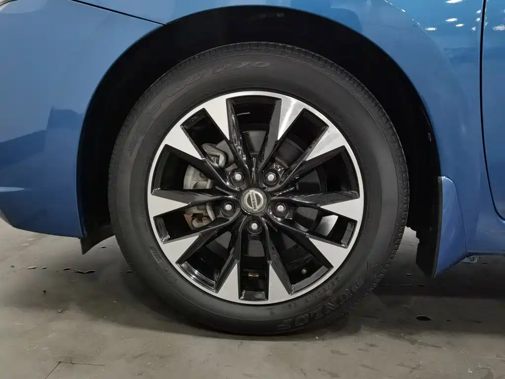 Nissan Bluebird — миниатюра 17