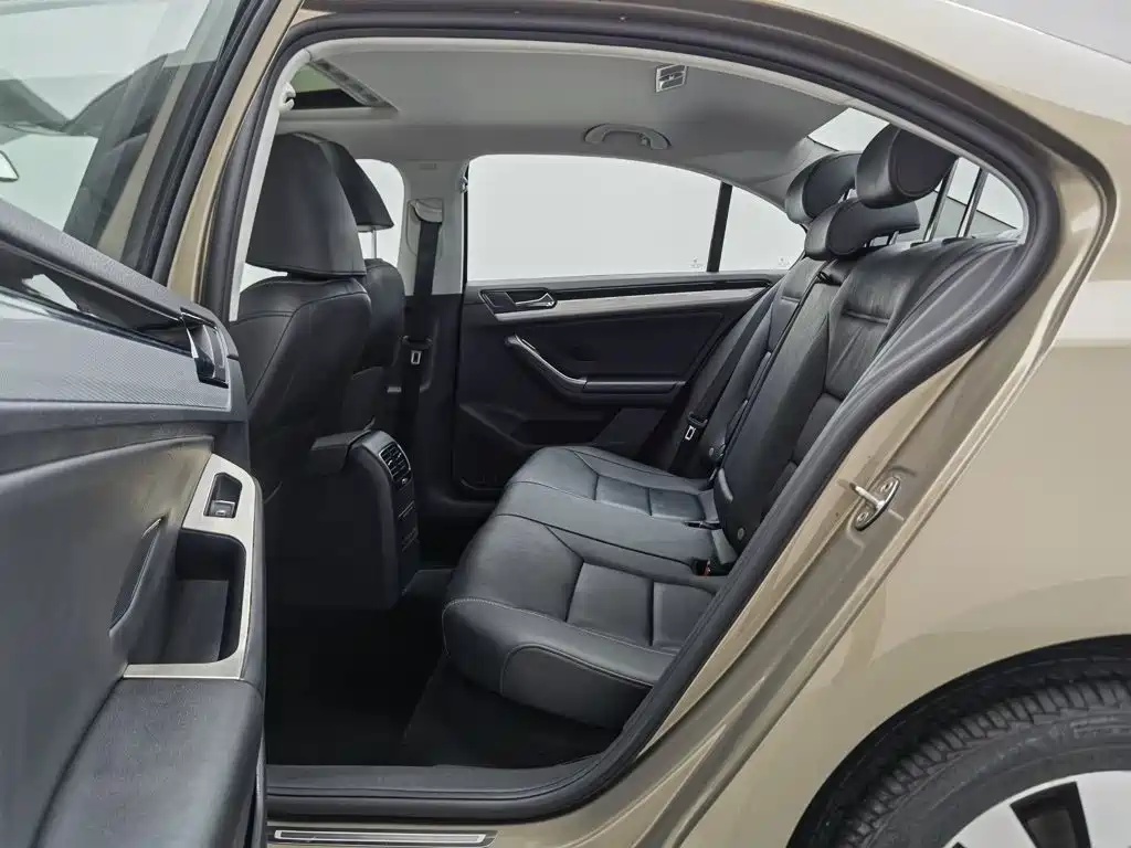 Volkswagen Sagitar — миниатюра 15