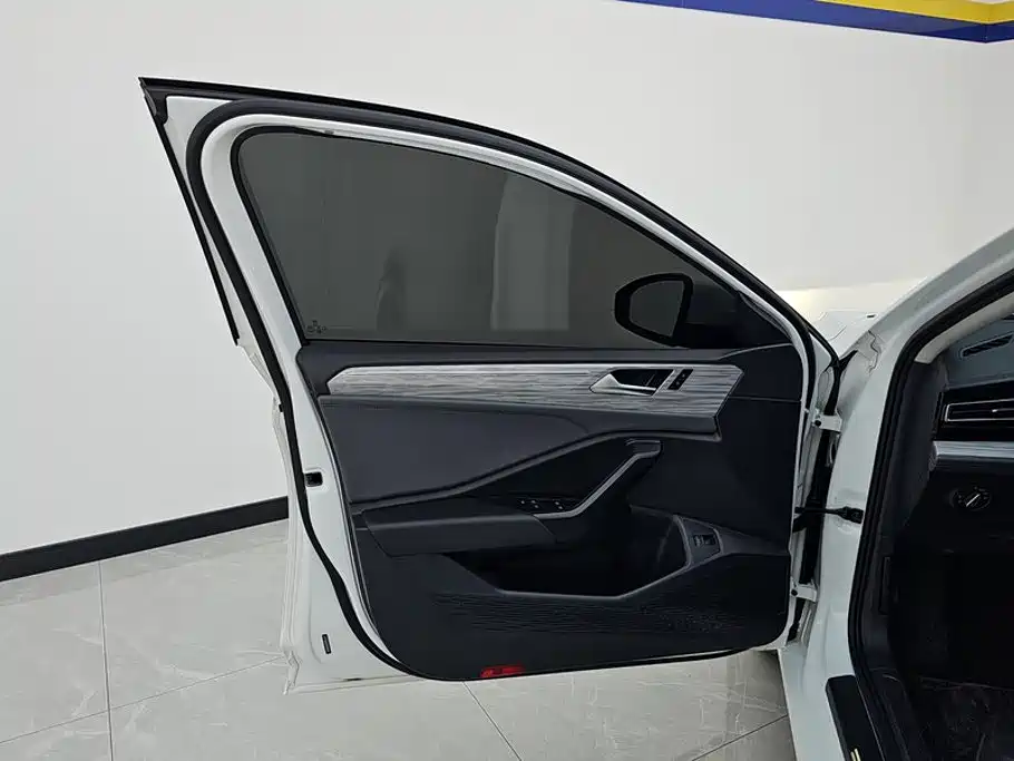Volkswagen Sagitar — миниатюра 7