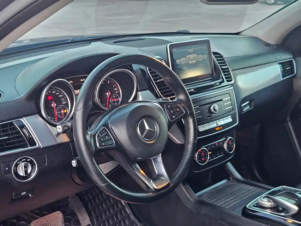 Mercedes-Benz GLE Coupe — миниатюра 8