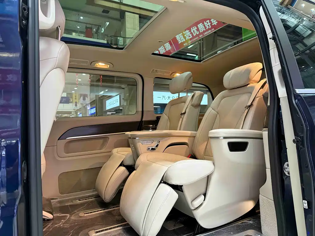 Mercedes-Benz V-Class — миниатюра 11