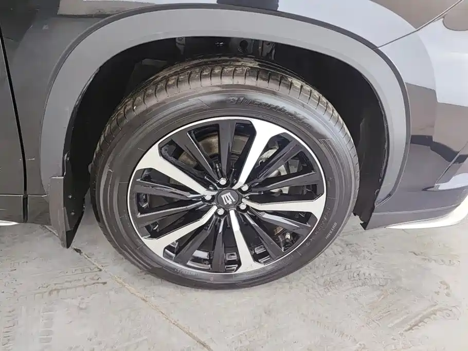 Toyota Crown Kluger — миниатюра 6