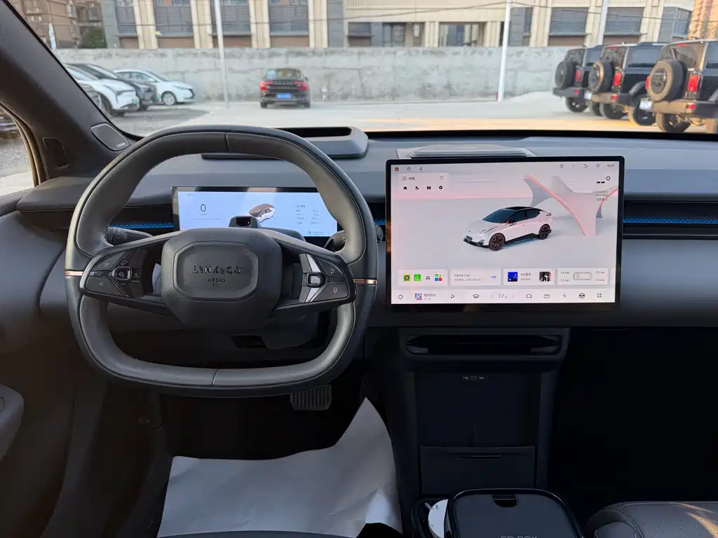 Lynk & Co Z20 — миниатюра 10