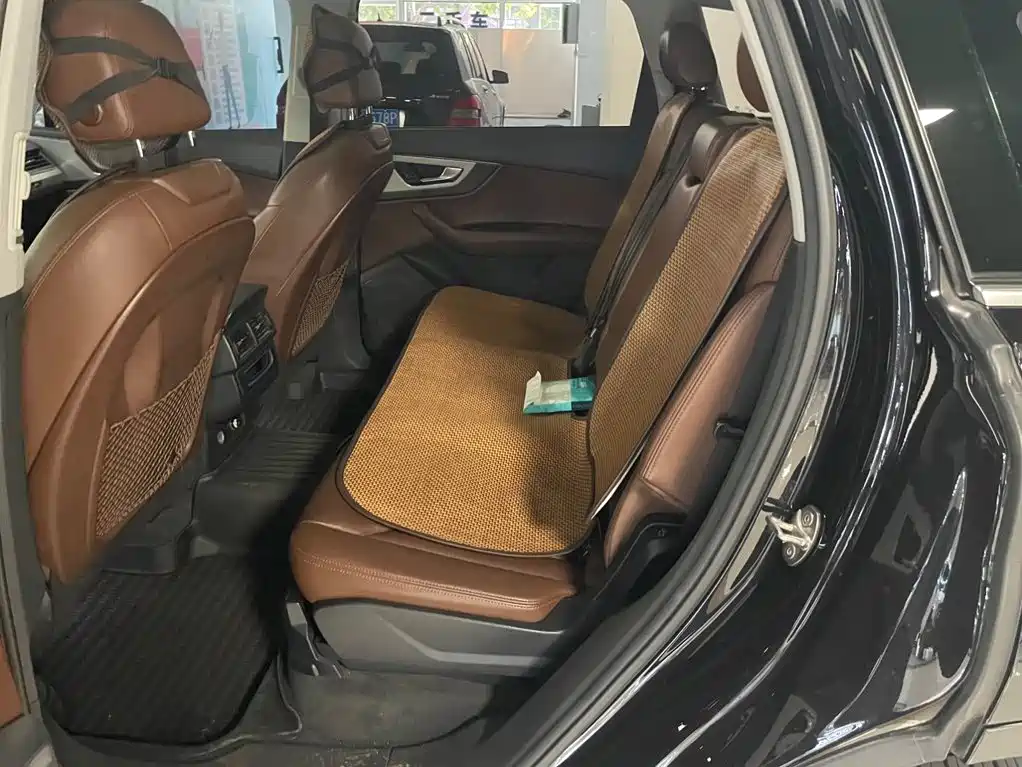 Audi Q7 — миниатюра 7
