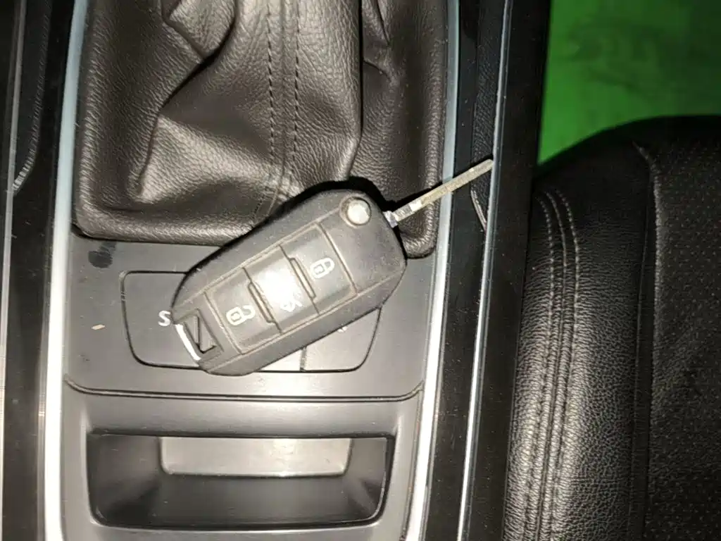 Peugeot 408 — миниатюра 9