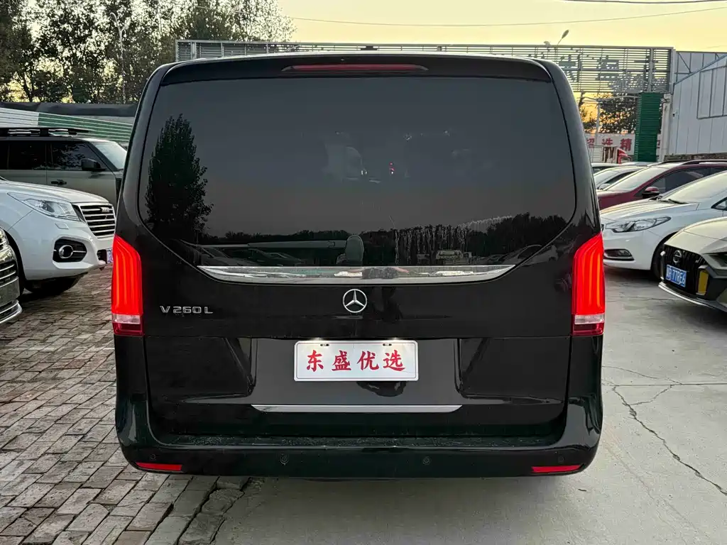 Mercedes-Benz V-Class — миниатюра 8