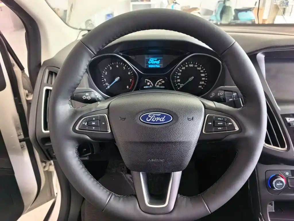 Ford Focus — миниатюра 11