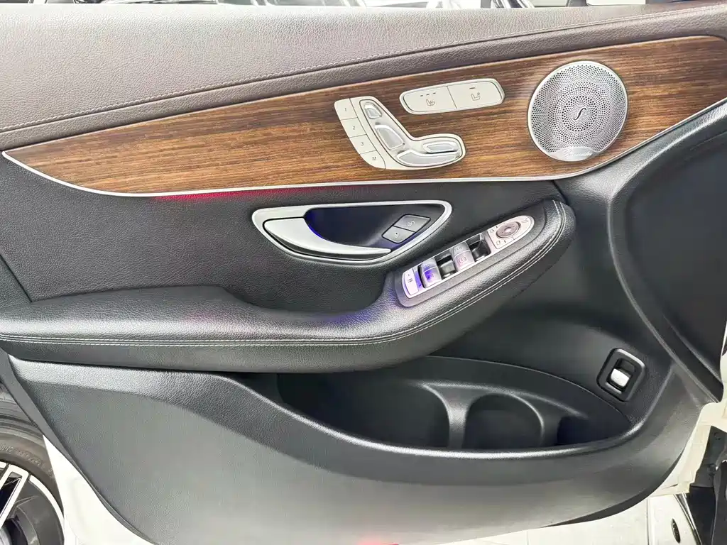 Mercedes-Benz GLC — миниатюра 10
