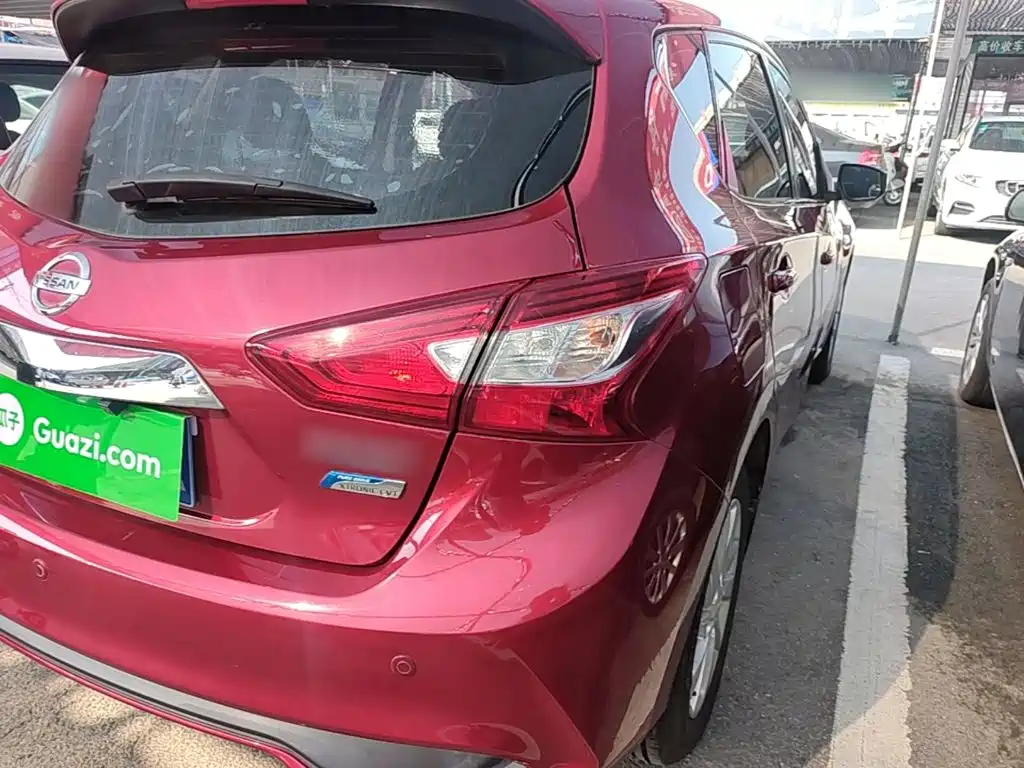 Nissan Tiida — миниатюра 8